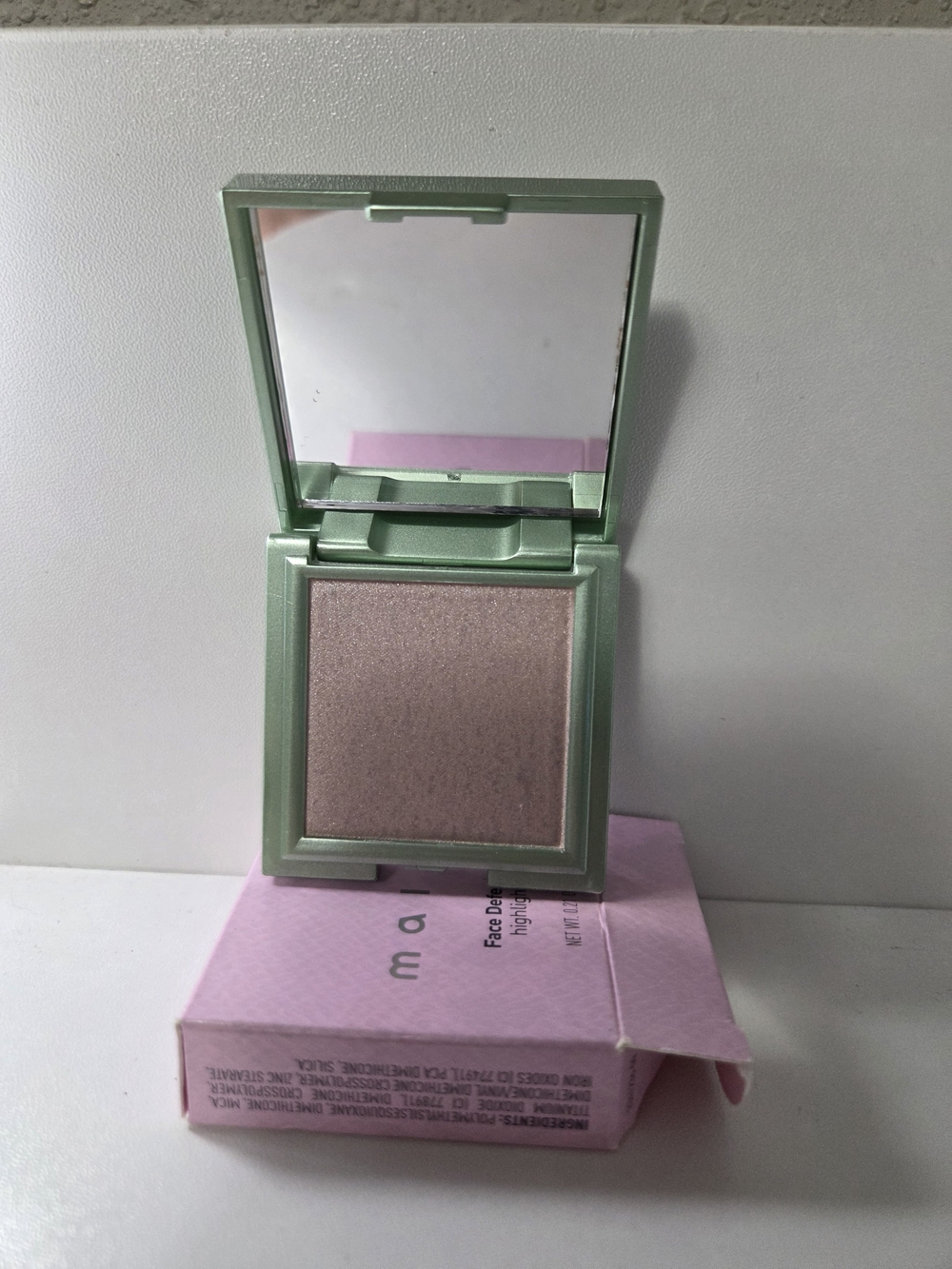 Mally Beauty Pink Shimmer Highlighter in Mint Compact